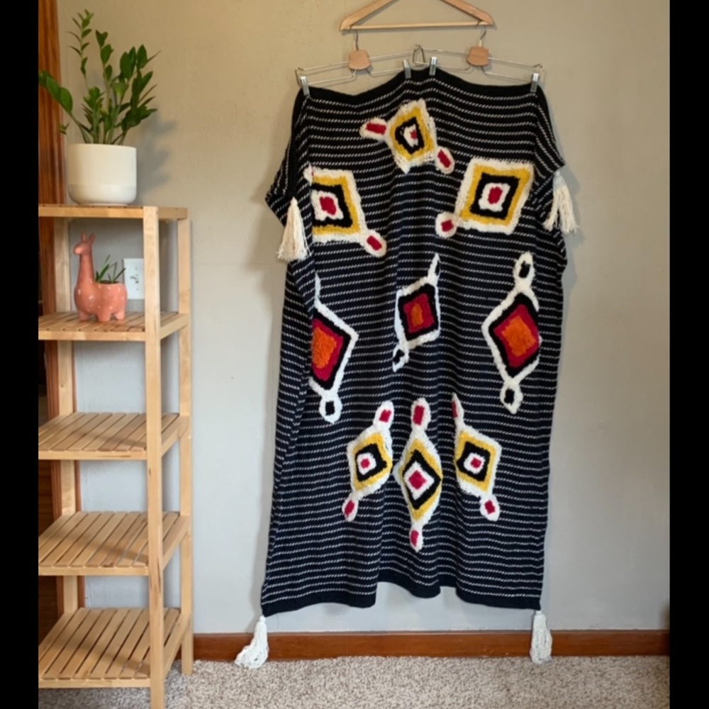 Aman Black & Cream Striped Geometric Eclectic Bohemian Blanket w/ Tassels NWOT